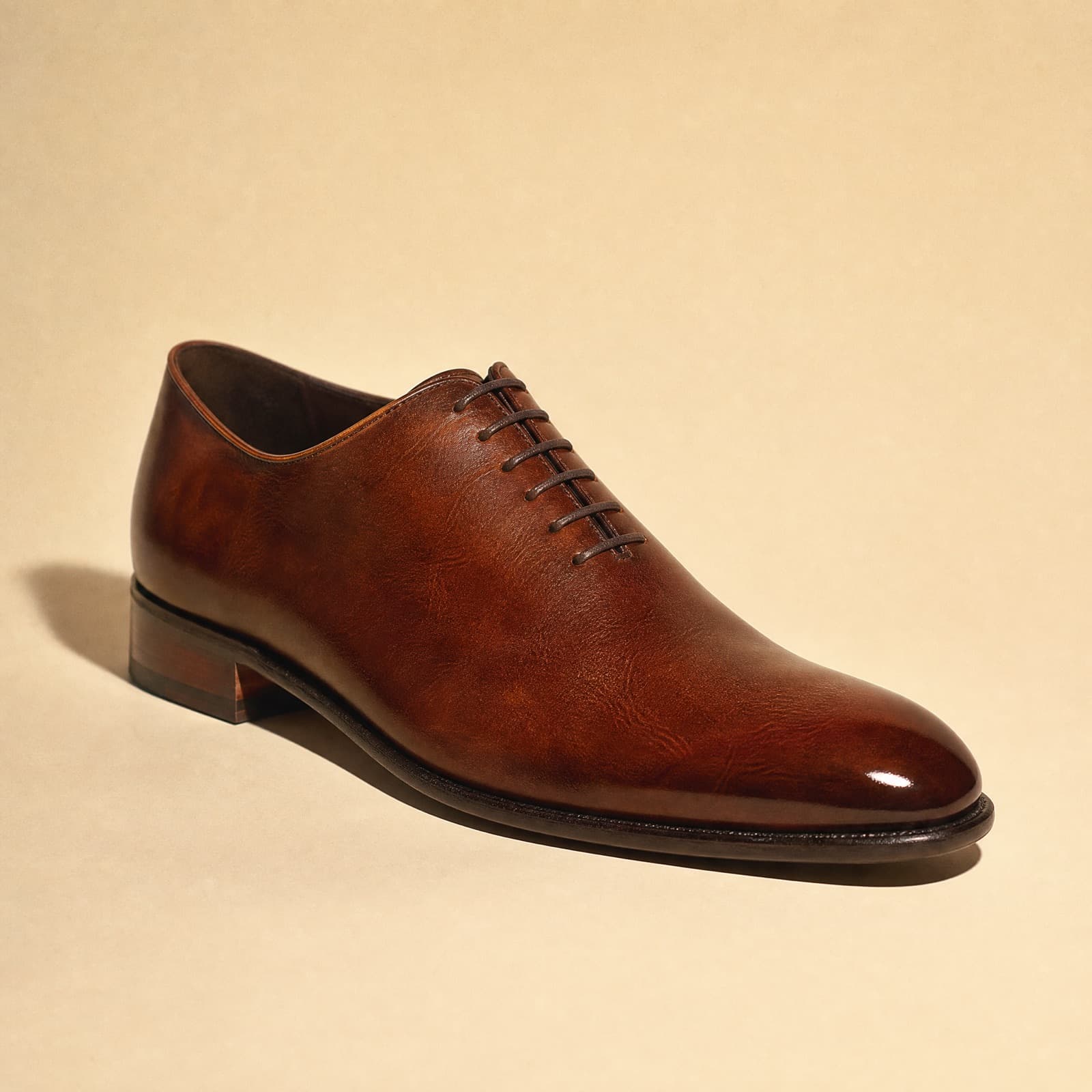 Oxford Wholecut, three-quarter view